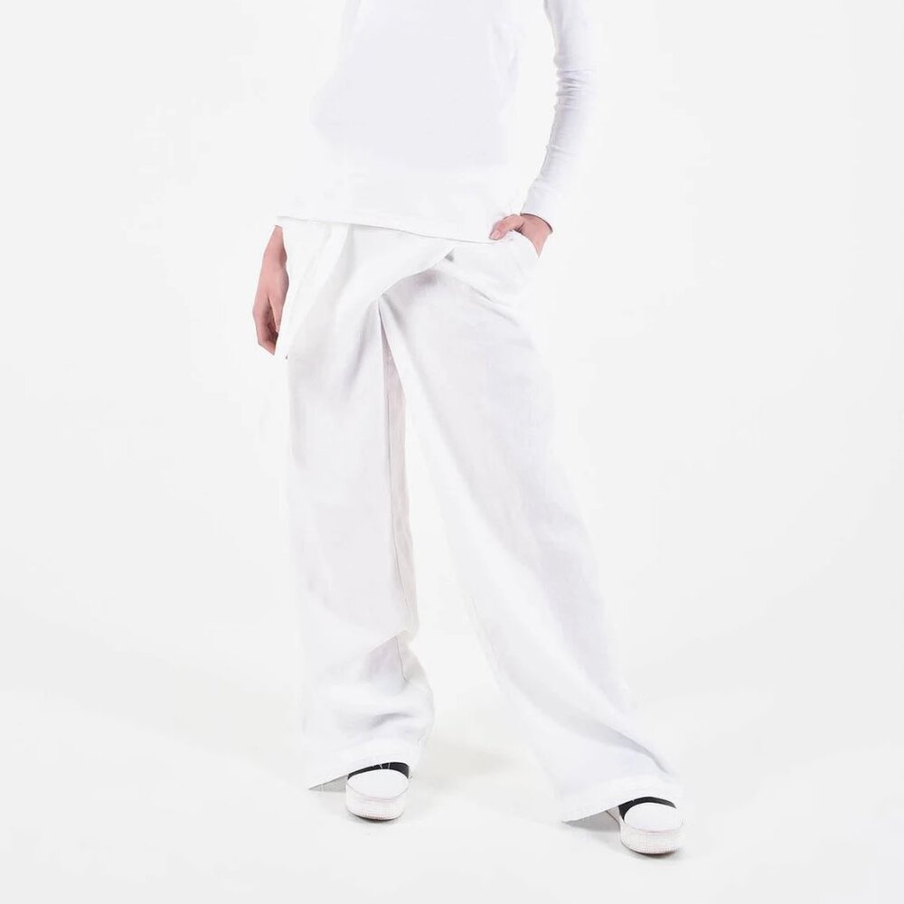 AAKASHA  Linen White Pants / Wide Leg - Size M - Brand new. Super stylish